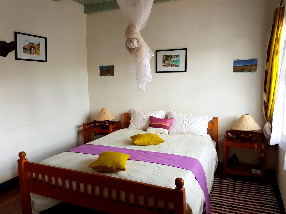 Hotel Le Trianon Antsirabe Bagian luar foto
