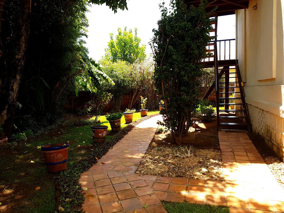 Hotel Le Trianon Antsirabe Bagian luar foto