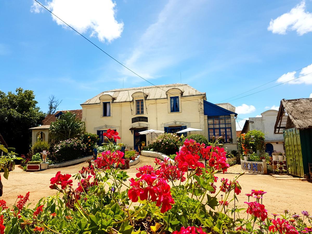 Hotel Le Trianon Antsirabe Bagian luar foto