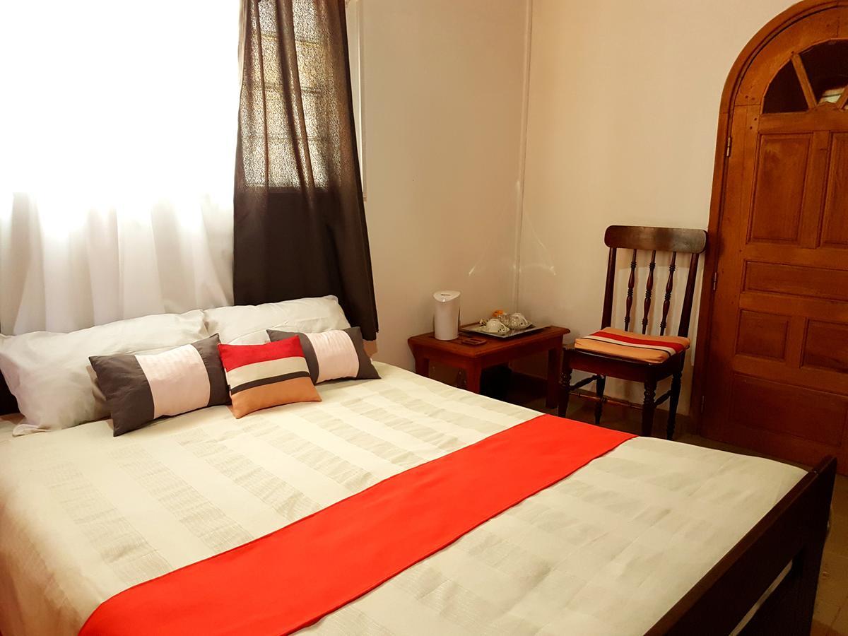Hotel Le Trianon Antsirabe Bagian luar foto