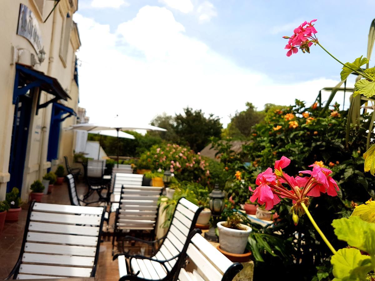 Hotel Le Trianon Antsirabe Bagian luar foto