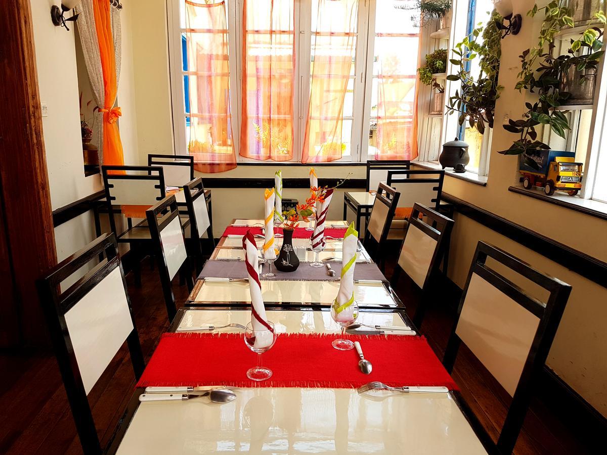 Hotel Le Trianon Antsirabe Bagian luar foto