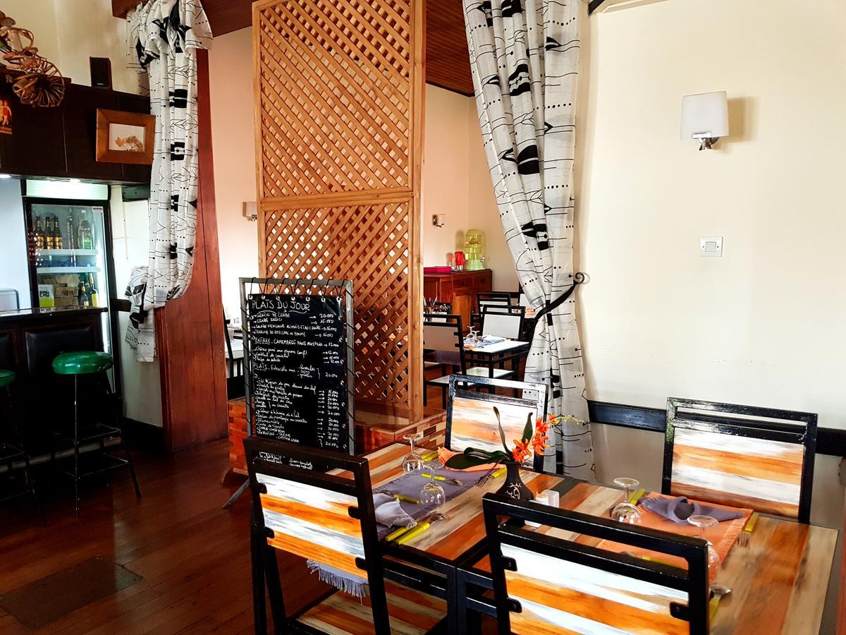 Hotel Le Trianon Antsirabe Bagian luar foto