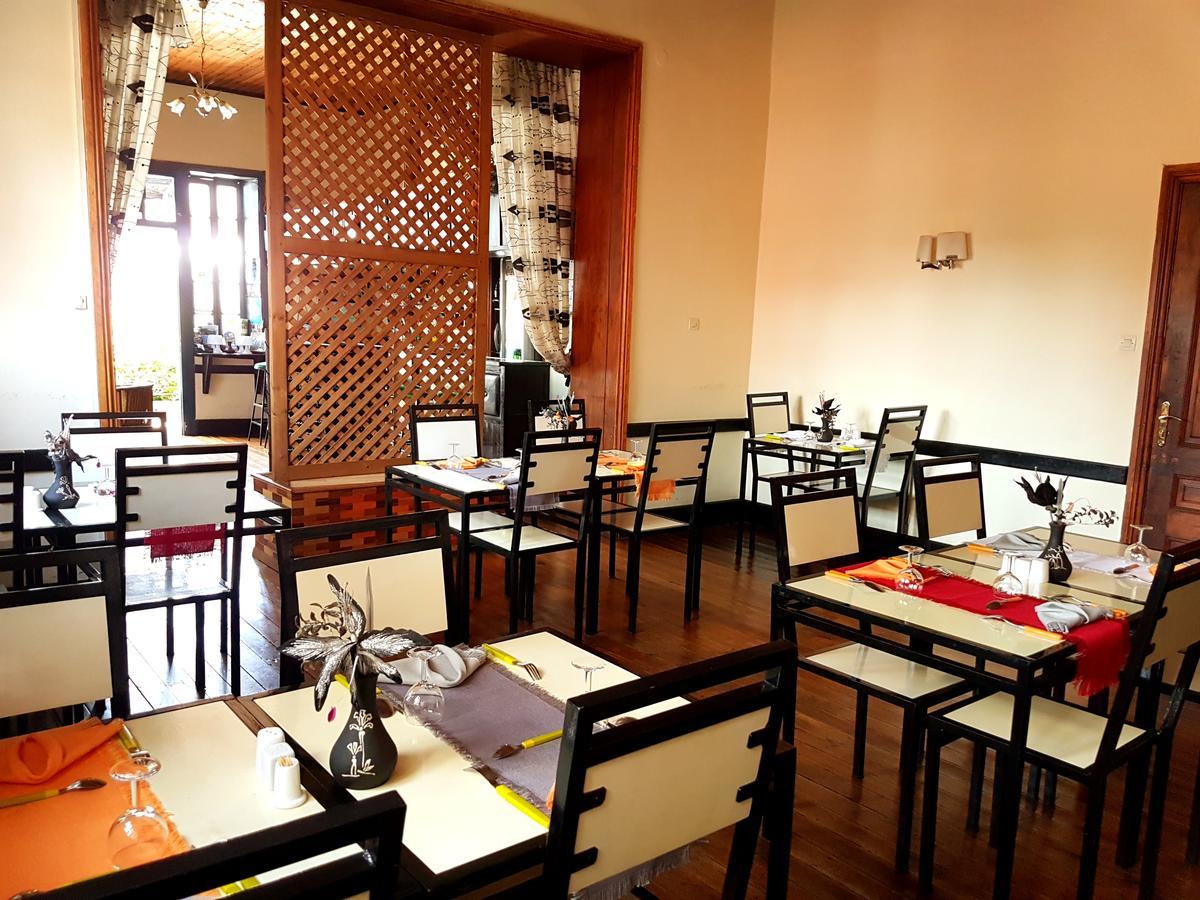 Hotel Le Trianon Antsirabe Bagian luar foto