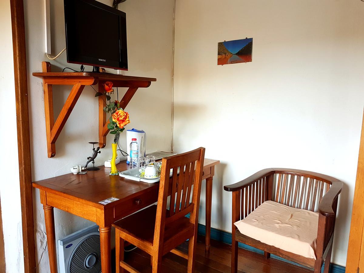 Hotel Le Trianon Antsirabe Bagian luar foto