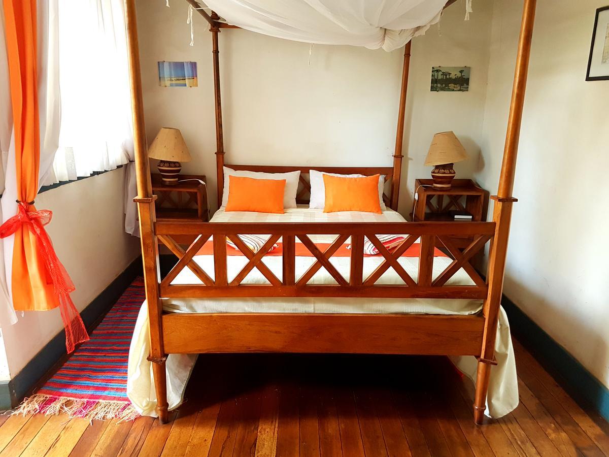 Hotel Le Trianon Antsirabe Bagian luar foto