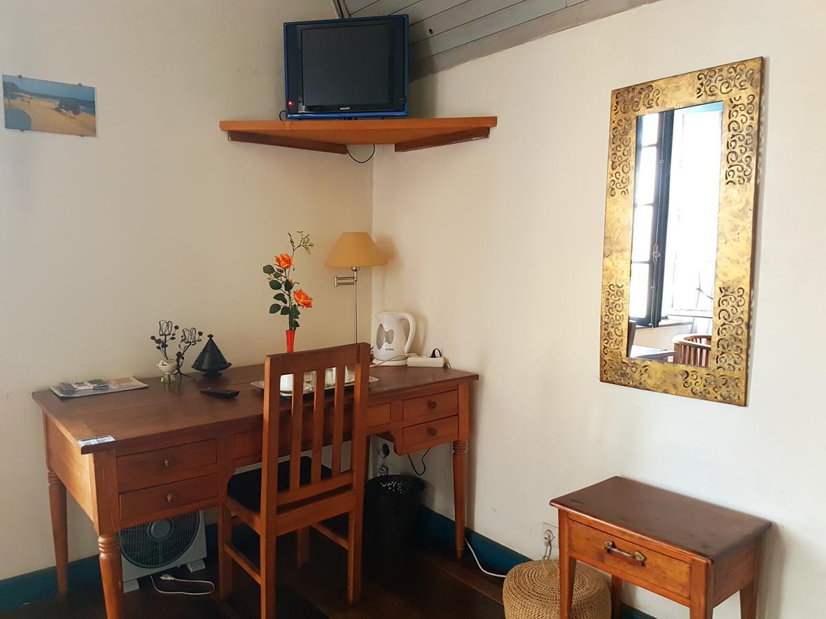 Hotel Le Trianon Antsirabe Bagian luar foto