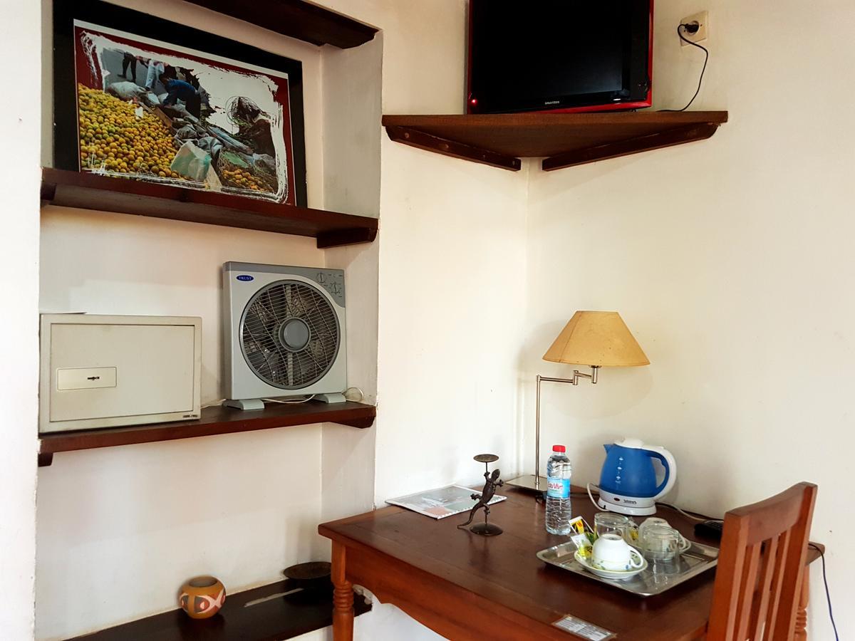 Hotel Le Trianon Antsirabe Bagian luar foto