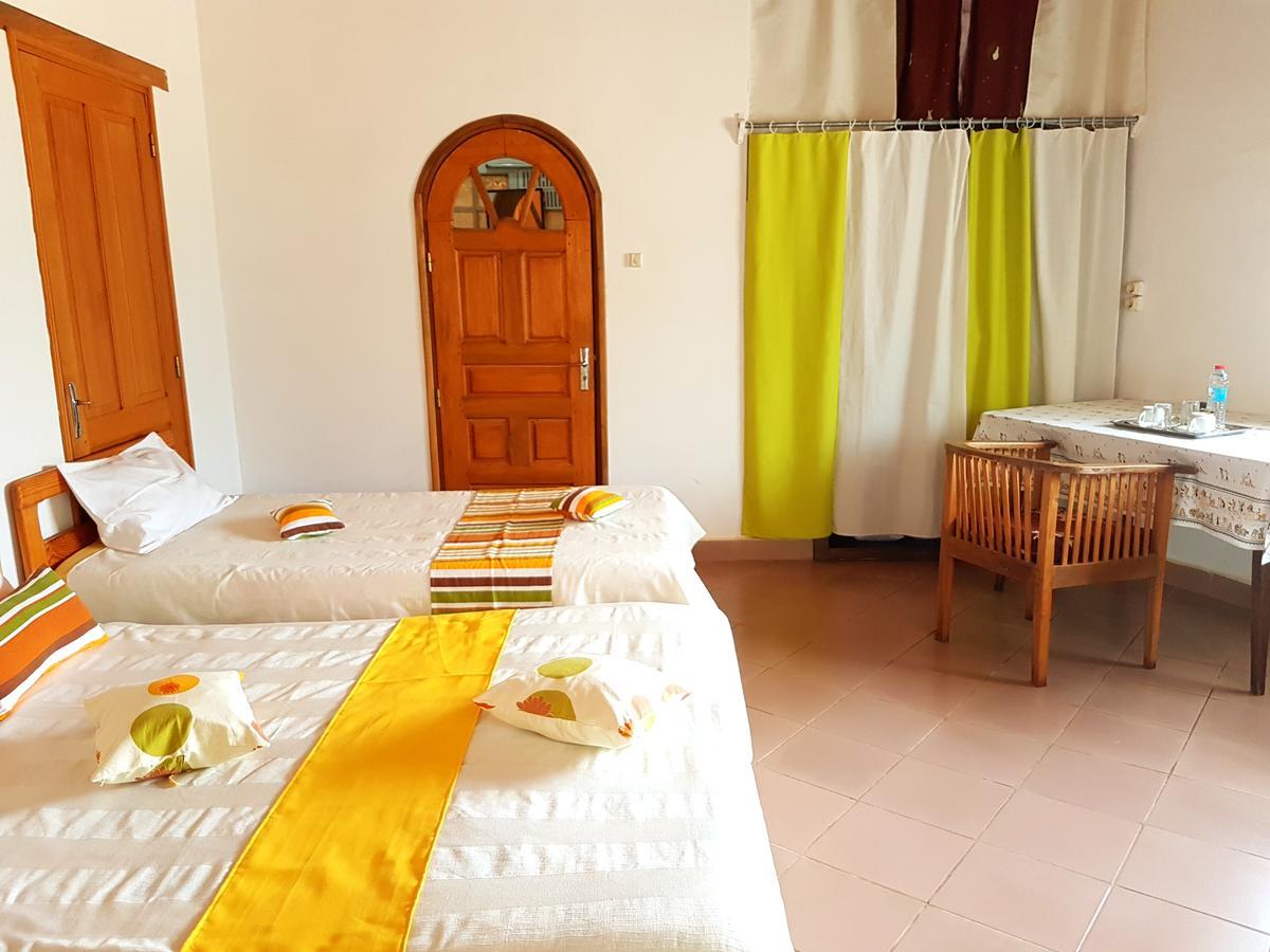 Hotel Le Trianon Antsirabe Bagian luar foto